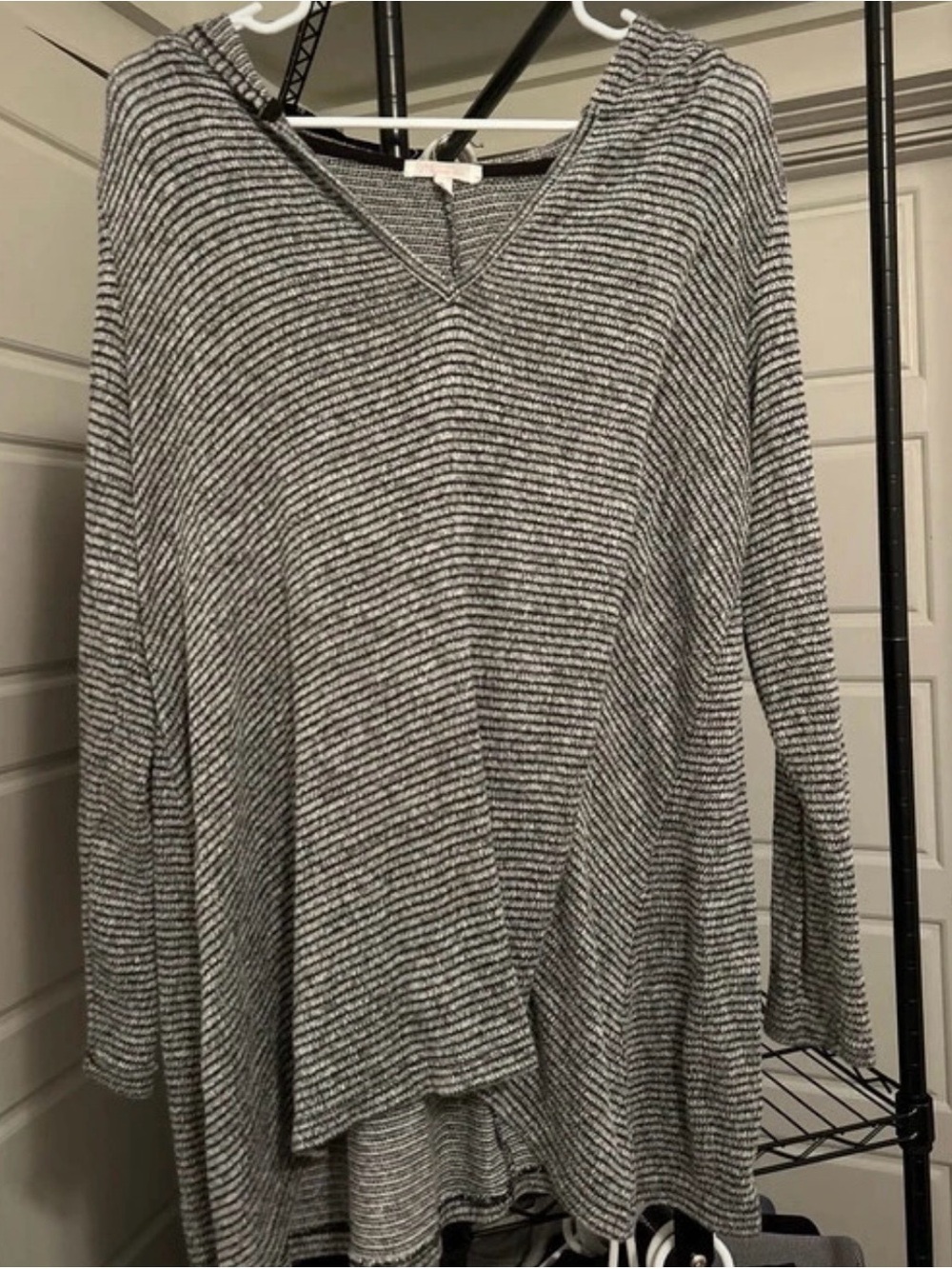 Women’s Striped V-Neck Hooded Sweater - Gray